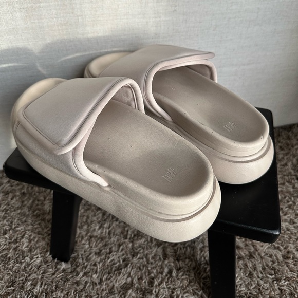 Light Stone Velcro Strap Slides - Picture 3 of 8